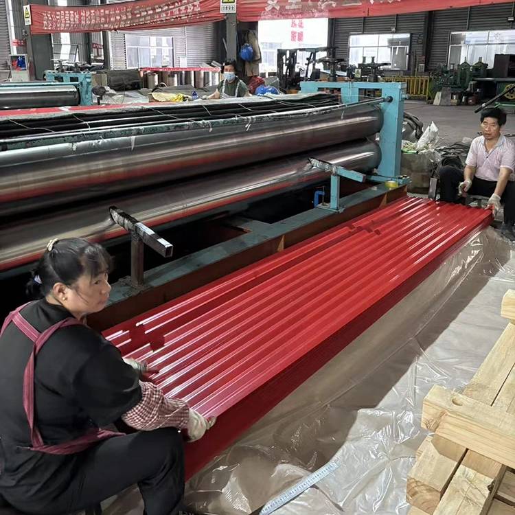 Színes bevonatú hullámos fém tetőfedés